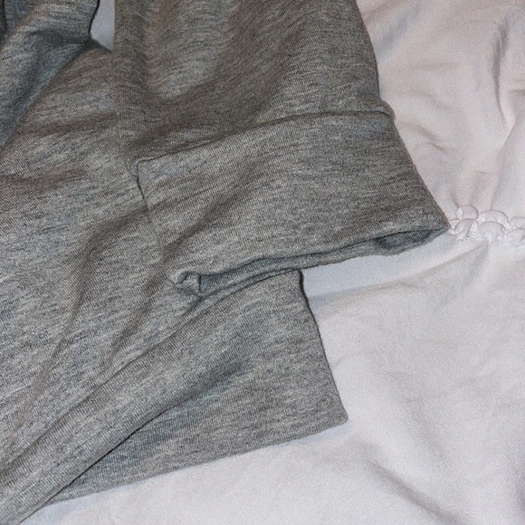 EUC  - First Love - size medium - gray long sleeve T-shirt with stars - Picture 4 of 8